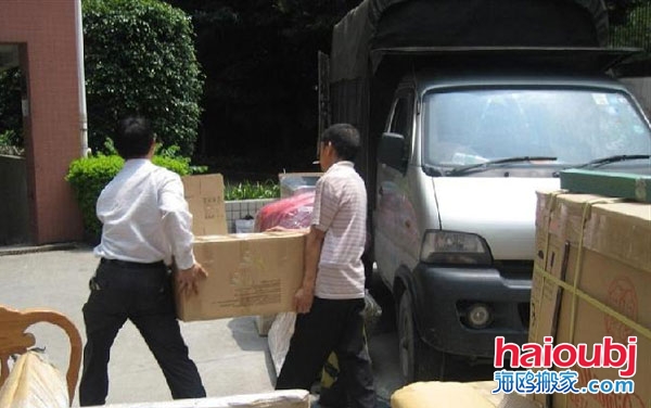 防偷防盜防搬家，正規(guī)搬家公司提醒您一定要注意生活細(xì)節(jié)，切勿被不法分子鉆了空子，搬家的時(shí)候一定要注意察言觀色，壞人隨處都存在，只是需要我們保護(hù)好自己。.jpg